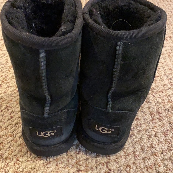 Kids Uggs - Picture 2 of 3